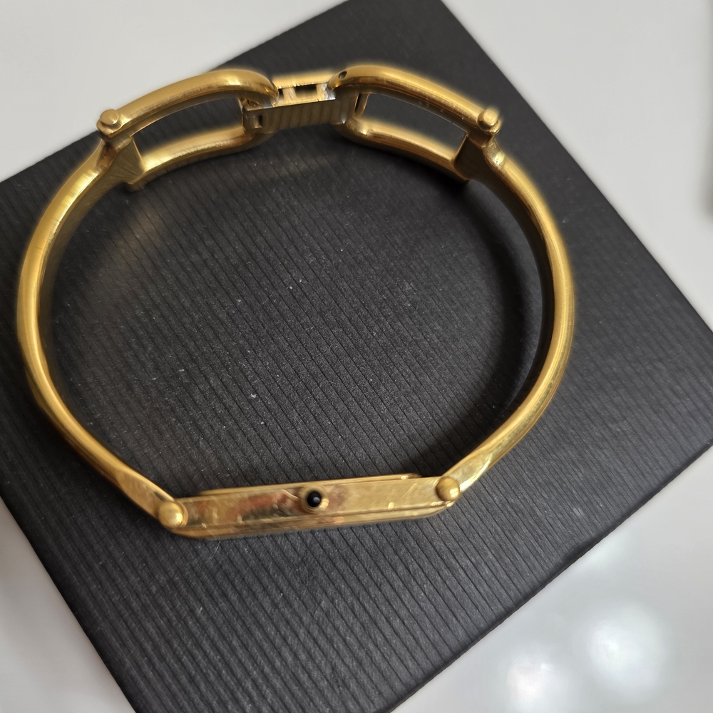 Gucci Gold Rectangular Watch - Picture 6 of 8